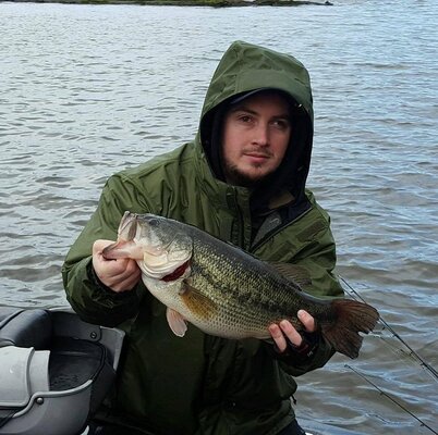 6.1lb bass.jpg