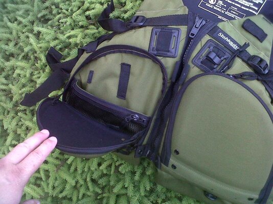 Stolquist_PFD_Pockets.jpg