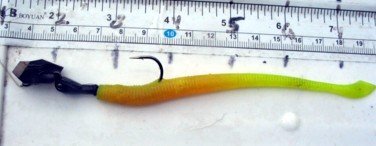 micro chatterbait with Kutail.JPG