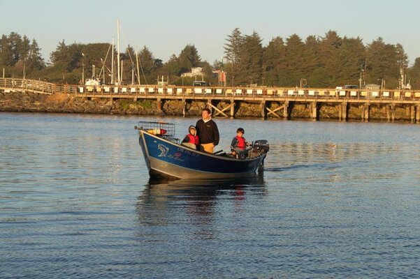 bay crabbing.jpg