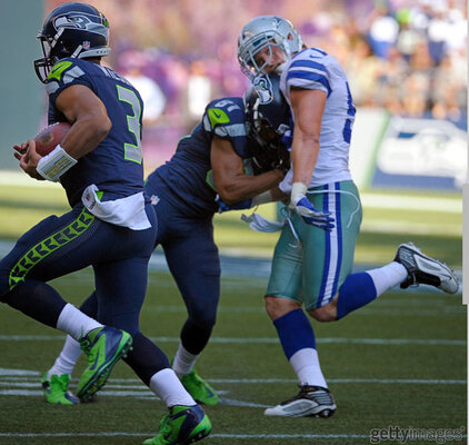 sean-lee-golden-tate-hit.jpg